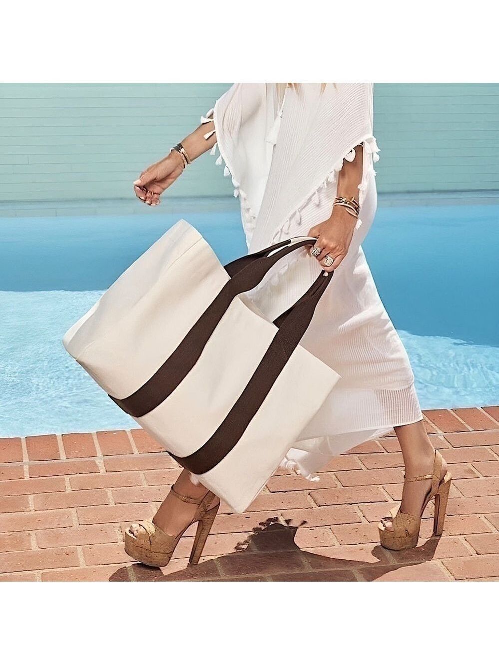 Le Bar March X Curateur La Plage Tote Bag